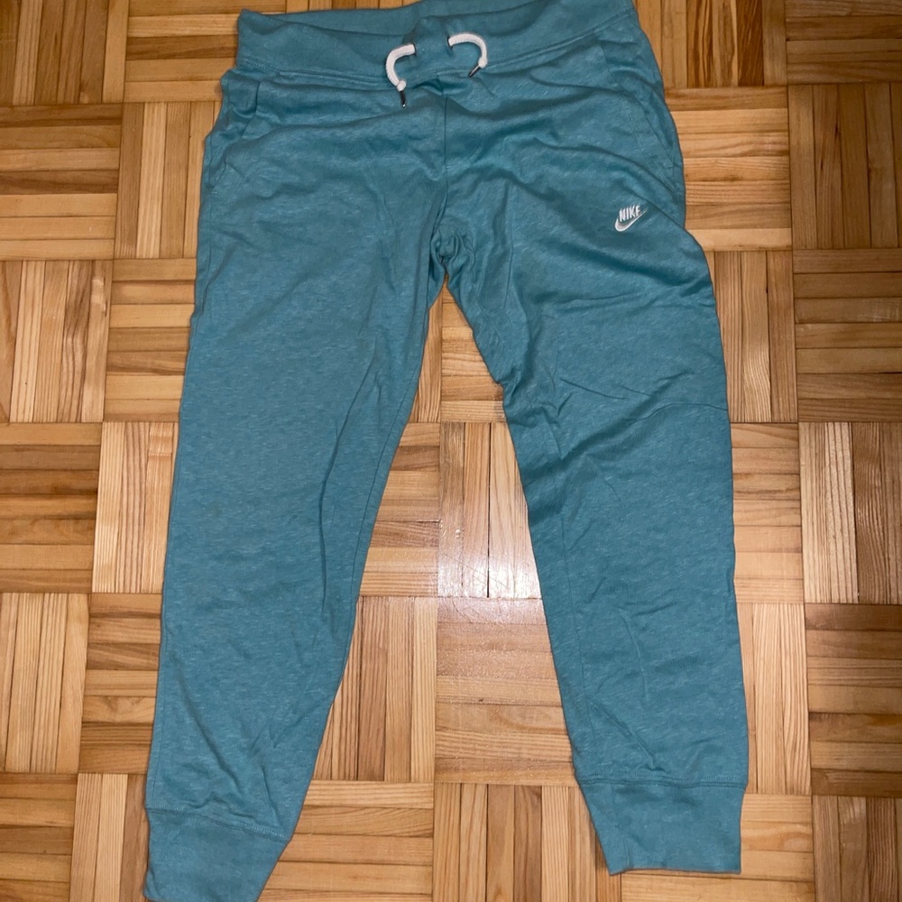 Womens Nike capris